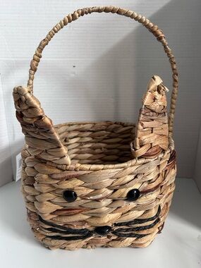 Woven bunny Basket Tote in Natural Straw